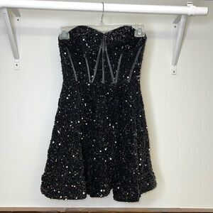 NWT Witness of Love Black Sequin & Velvet Strapless Cocktail Dress- 4